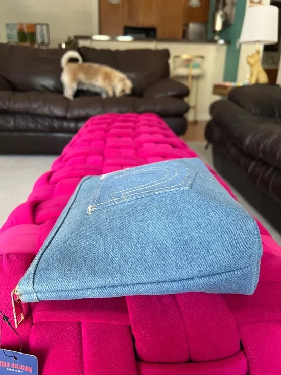 True Religion Cosmetic Case-NWT - Picture 5 of 10